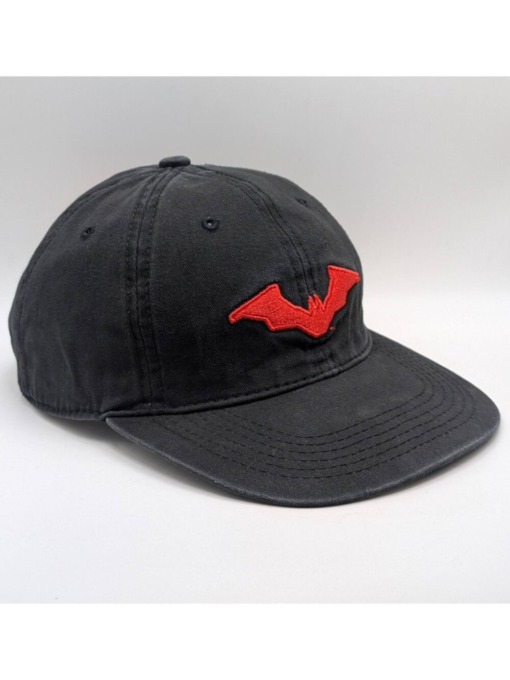 THE BATMAN Black Adjustable Strap Back Dad Hat Cap Red Bat Logo DC Comics Movie